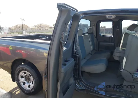 2007 Nissan Titan Xe z USA, uszkodzony, nr VIN 1N6AA06A47N224125